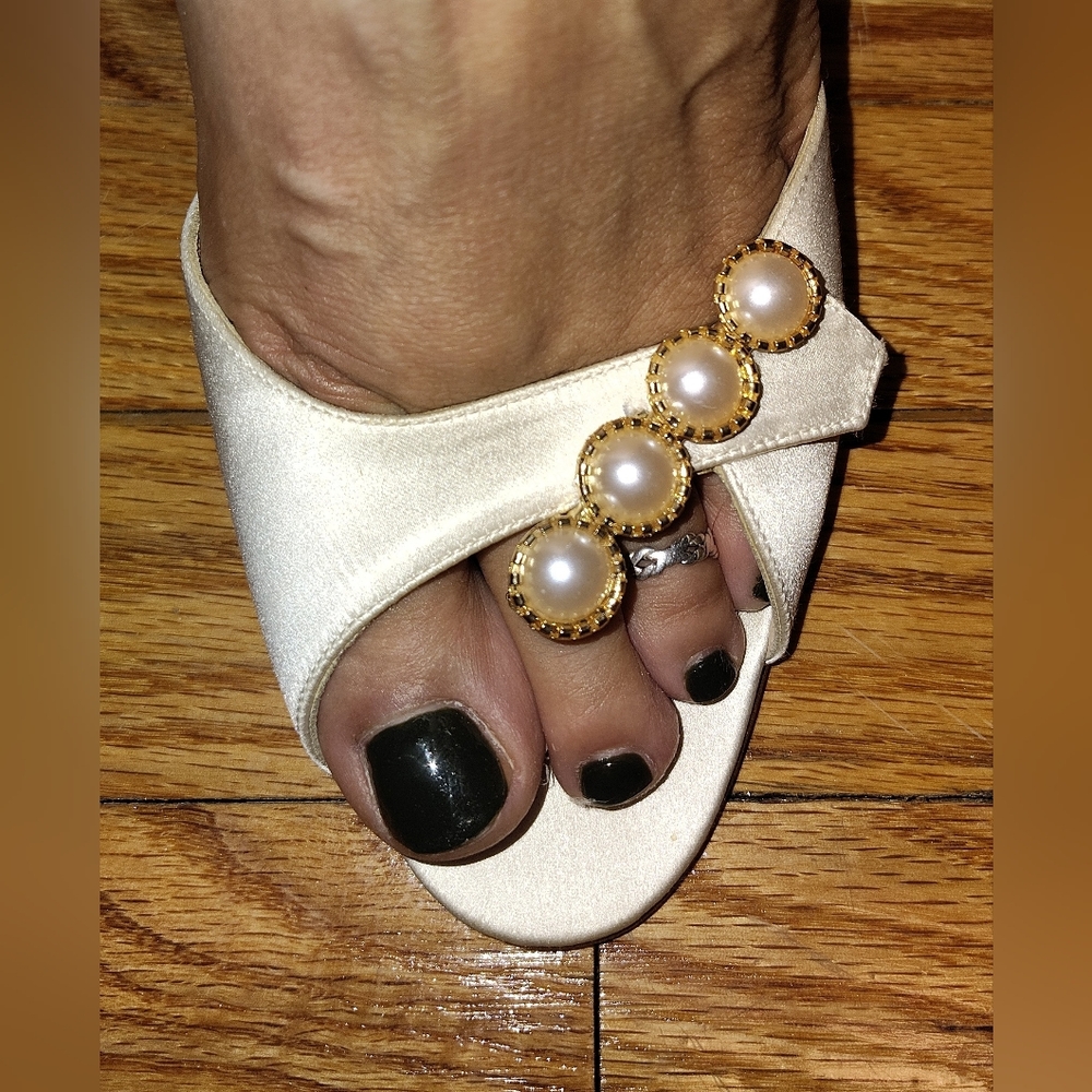 Manolo Blahnik Pearl Embellished Cream Heels - Picture 9 of 13